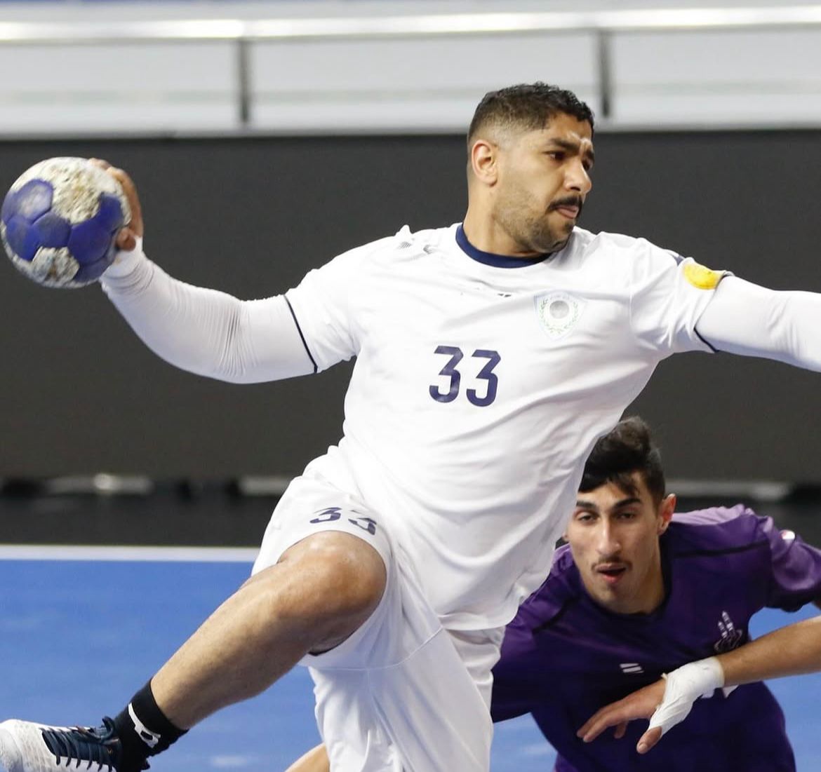 الأهلي يتجاوز مطب الدير.. وتوبلي يجبر الاتحاد على التعادل