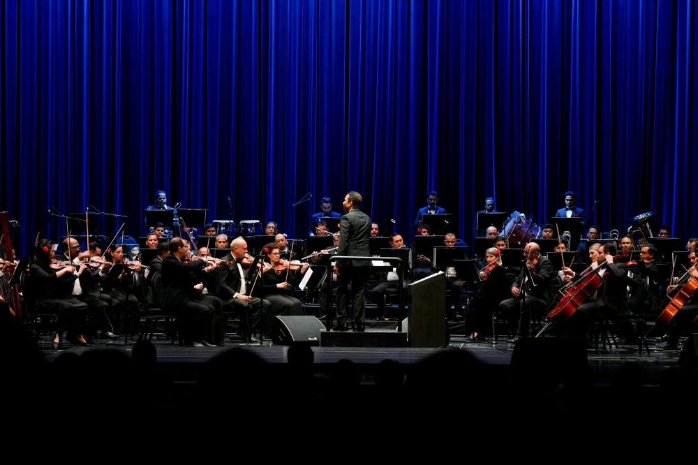 أوركسترا البحرين الفيلهارمونية تحيي حفل "صوت إسبانيا" على خشبة مسرح البحرين الوطني