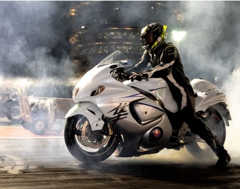 " اللجنة البحرينية للدراجات النارية (بي أم سي) تنظم الجولة الأولى لسباقات السرعة (دراغ ريس) للموسم 2025/2024"