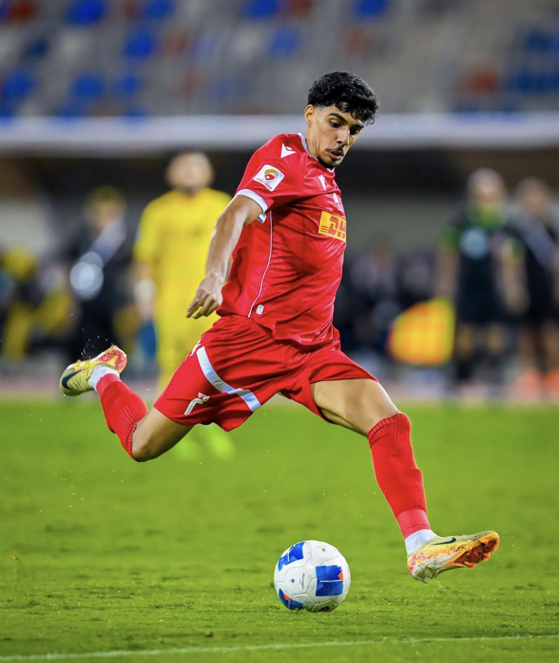 الذئاب تكشر عن أنيابها وتطلق إنذارا شديد اللهجة