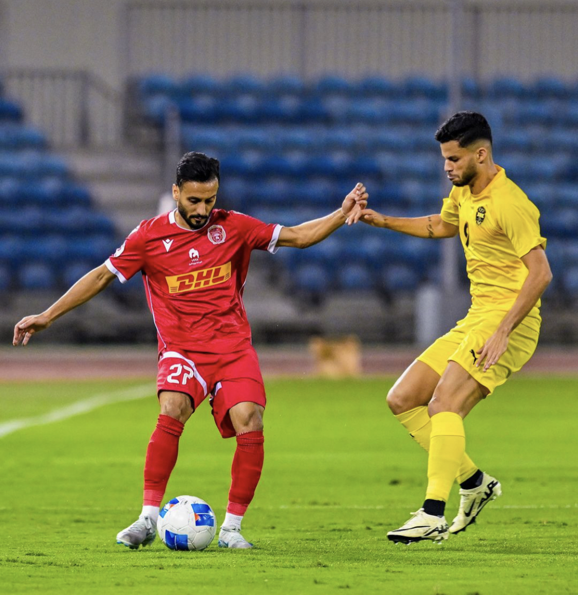 الذئاب تكشر عن أنيابها وتطلق إنذارا شديد اللهجة