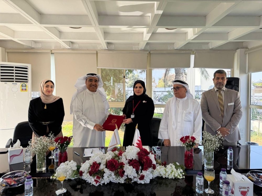 "بلدية الشمالية" توقّع عقد استثمار أرض في الدراز بـ318 ألف دينار