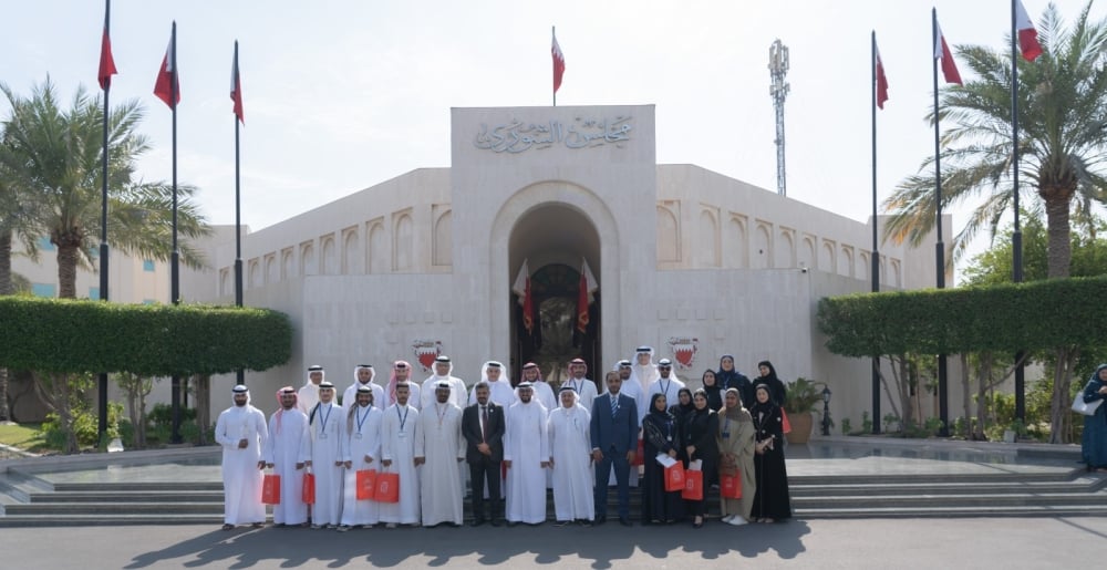 أمانة النواب تستقبل وفداً طلابياً من الجامعة الخليجية