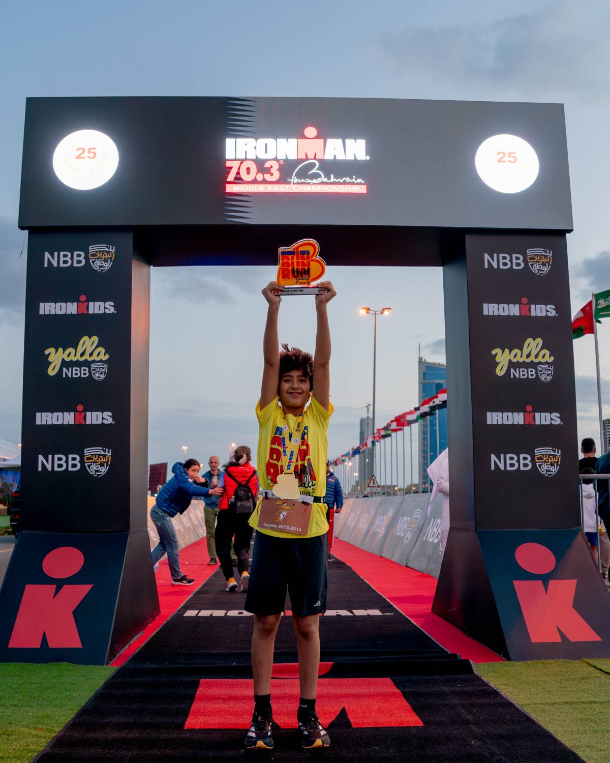 أنجال خالد بن حمد يشاركون في سباق الآيرون كيدز