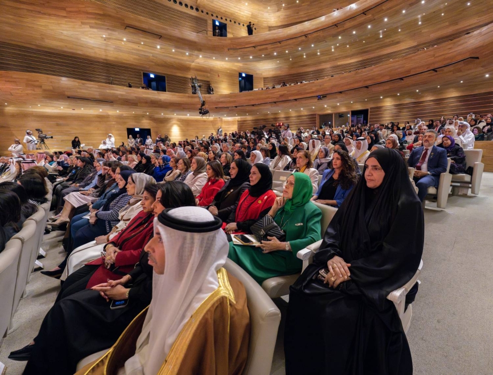 الملك: نحيي كل نساء البحرين اللواتي نفخر بمساهماتهن في كافة جوانب الحياة