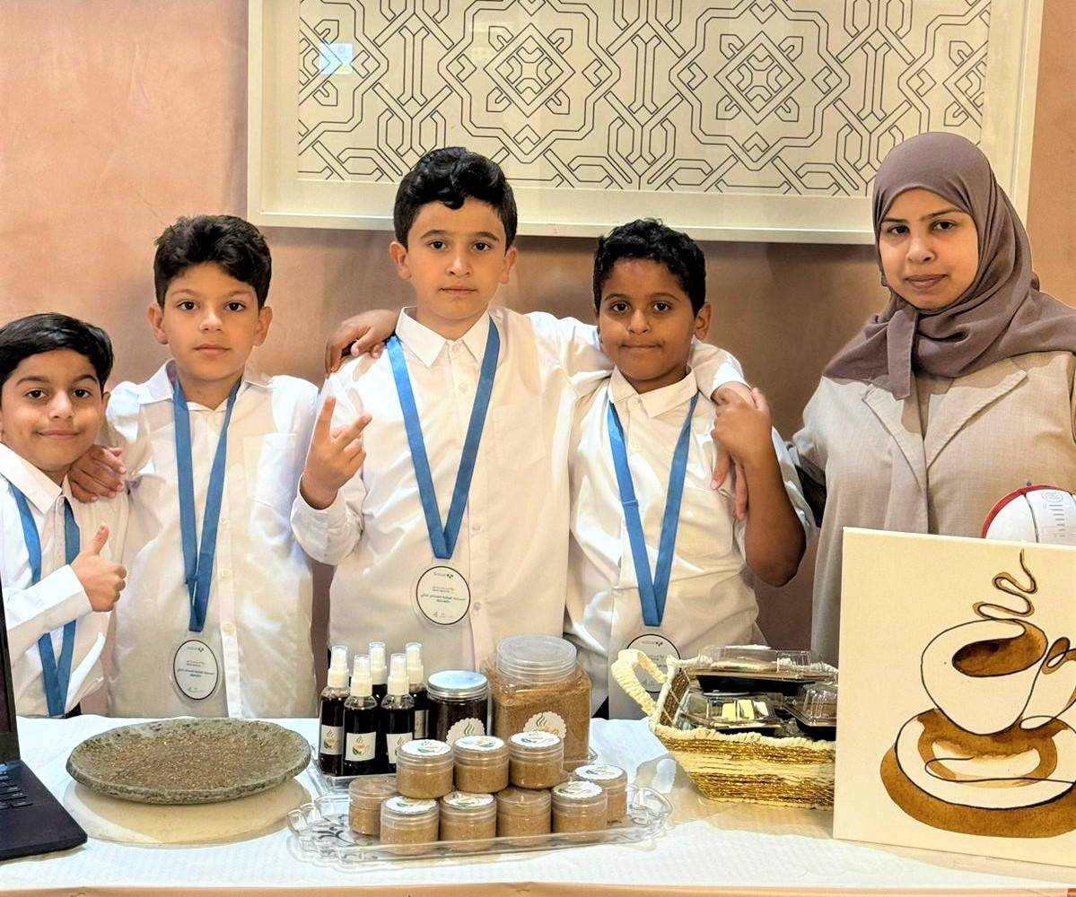 إنجازات مشرفة للمعلمة أمل ربيع في مجال المشروعات البيئية