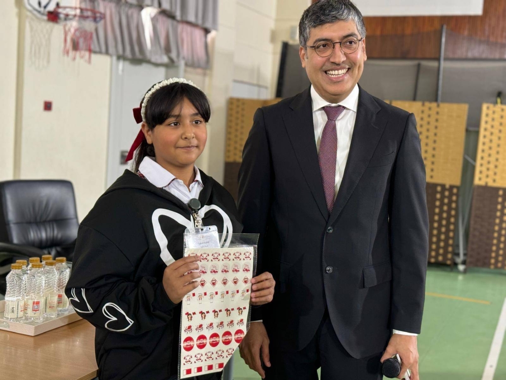 د. نوح خليفة لطالبات الخنساء: الميثاق جعل التواصل والمشاركة والتعاون واقعا يوميا بحياتنا