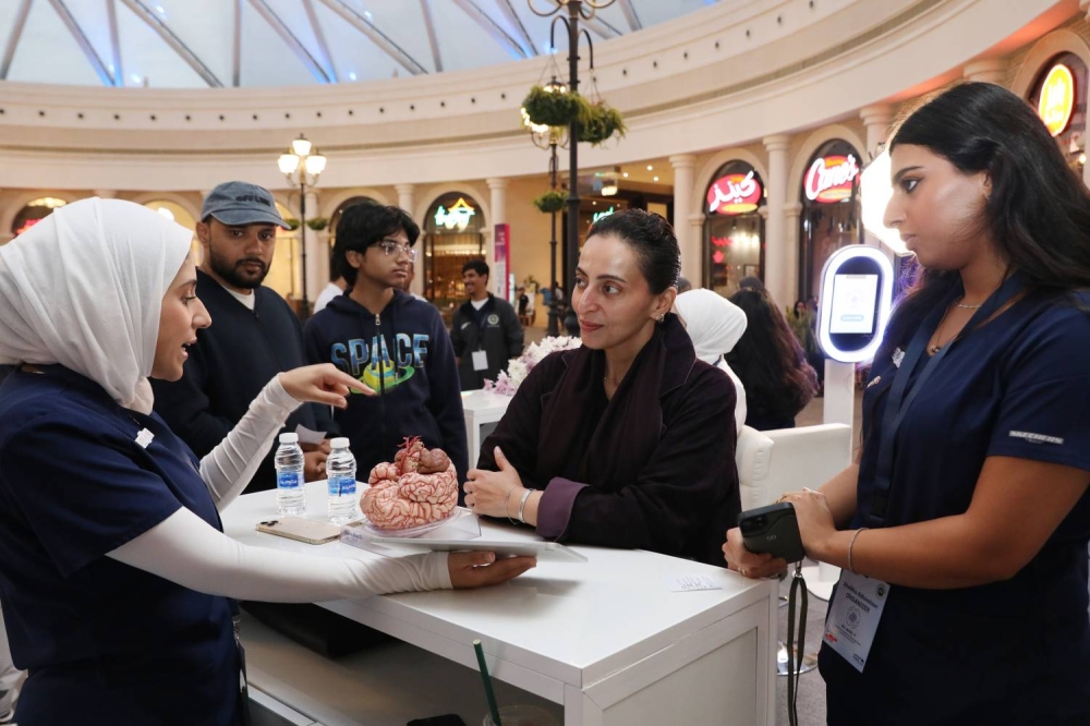 طلبة جامعة الخليج العربي ينظمون حملة توعوية بالجلطات الدماغية