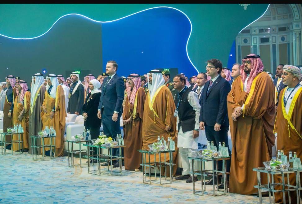 وزير المالية يشارك في جلسة حوارية بعنوان "توجيه التعافي الاقتصادي والنمو في ظل التحديات"