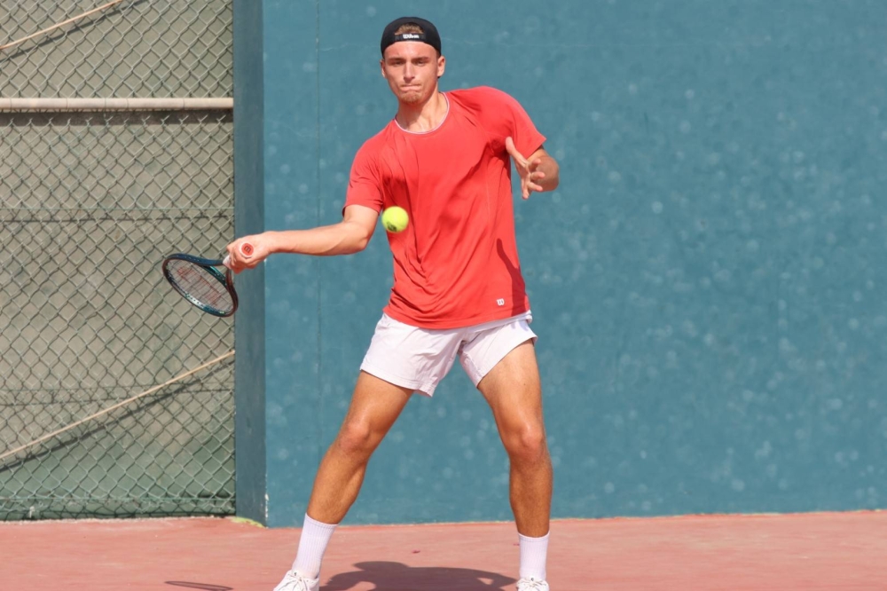 التونسي نصايري يبلغ قبل النهائي وخروج المصنفتين الأولى والثانية في فردي السيدات