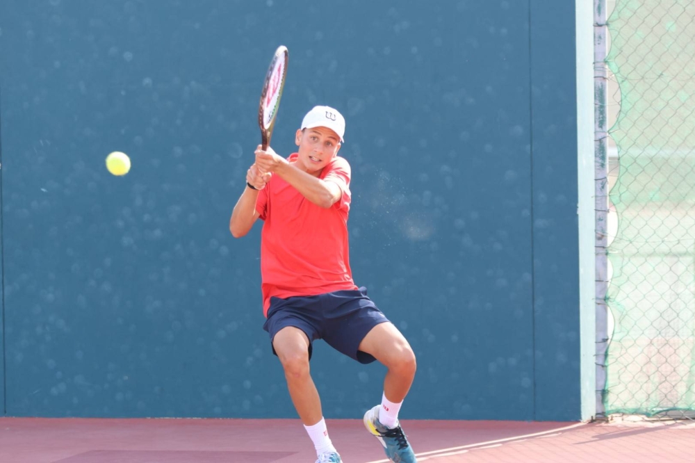 التونسي نصايري يبلغ قبل النهائي وخروج المصنفتين الأولى والثانية في فردي السيدات