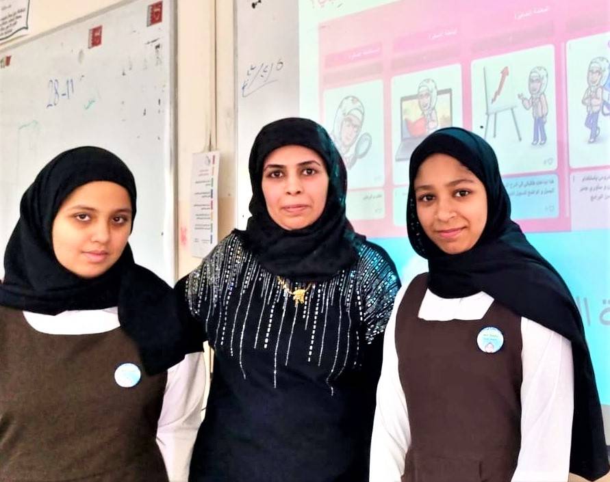 تفاعل طلابي مع مبادرة "لنتعلّم مع حكيمة" للمعلمة عاتقة الحواج