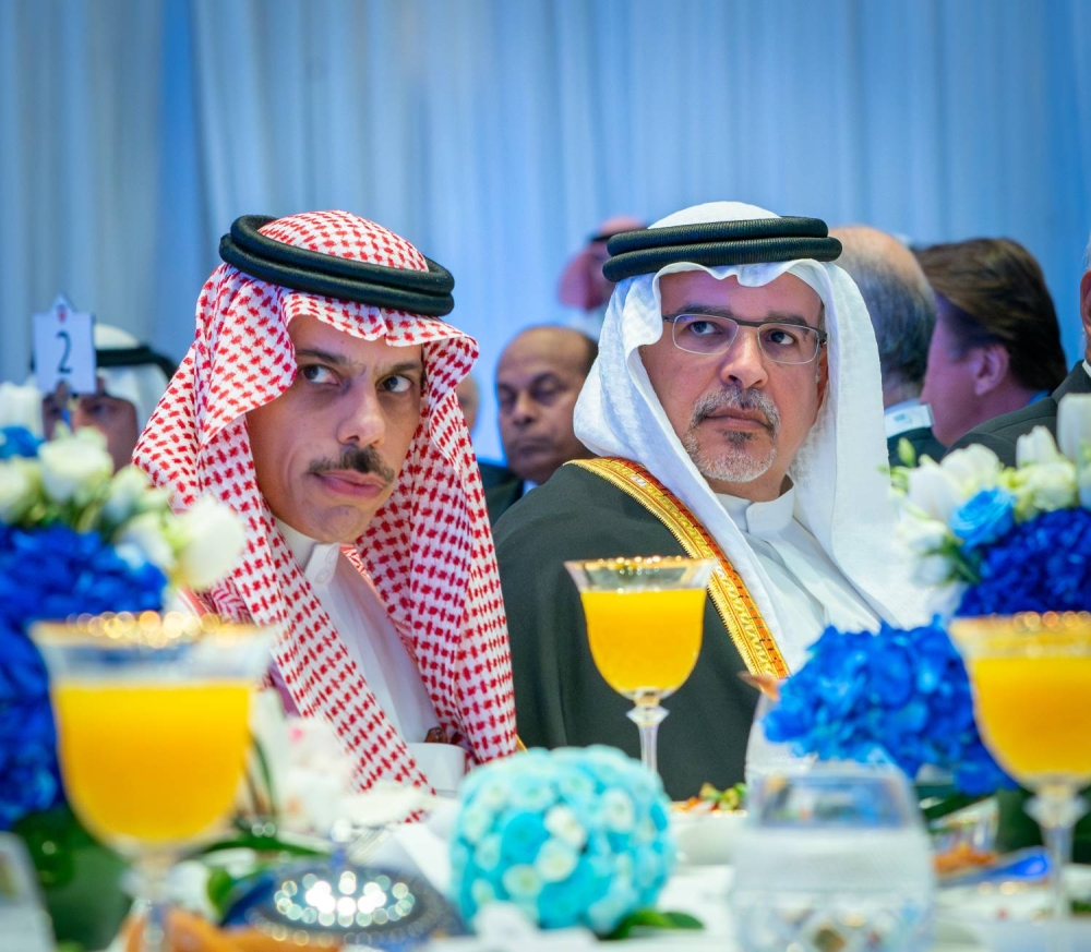 ولي العهد رئيس مجلس الوزراء يفتتح حوار المنامة 2024