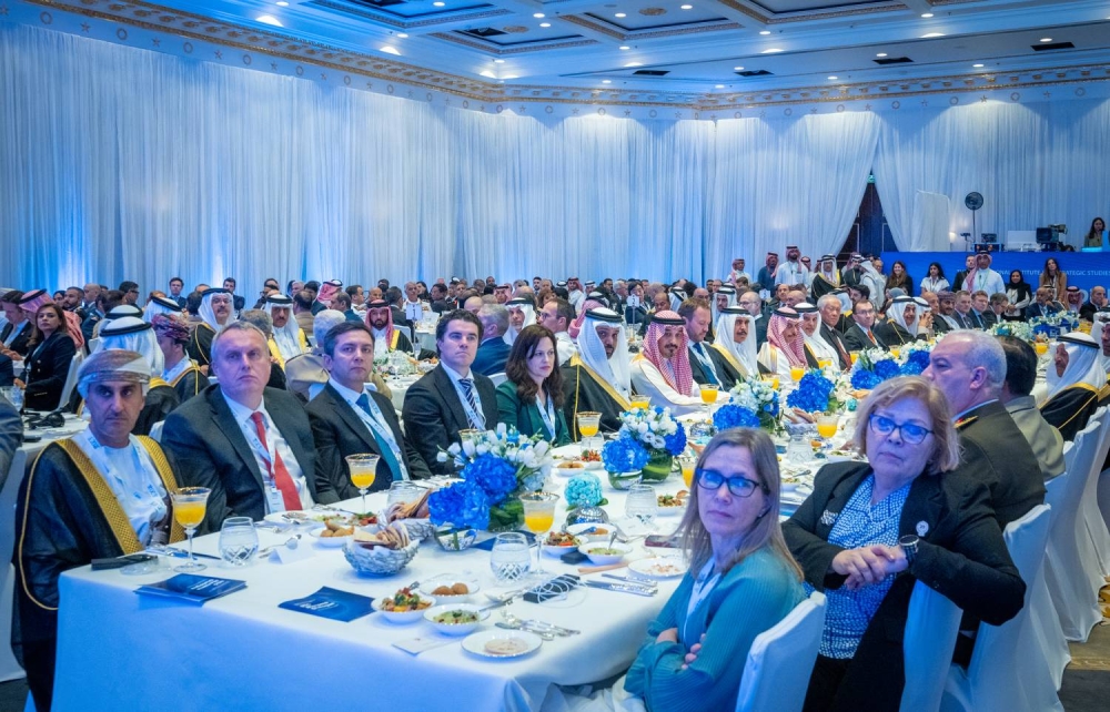 ولي العهد رئيس مجلس الوزراء يفتتح حوار المنامة 2024