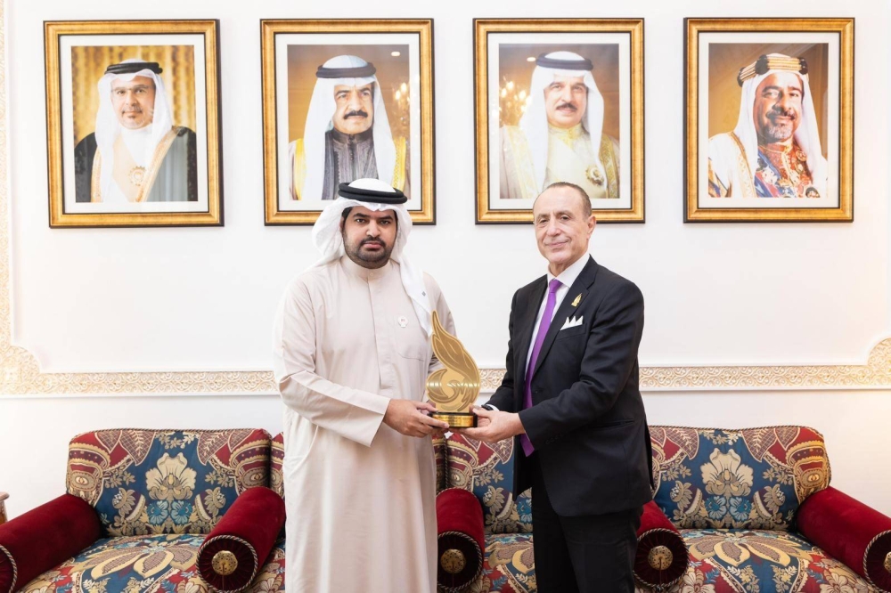 عيسى بن علي يلتقي وزير الشباب والرياضة العراقي ورئيس اللجنة الأولمبية الألبانية