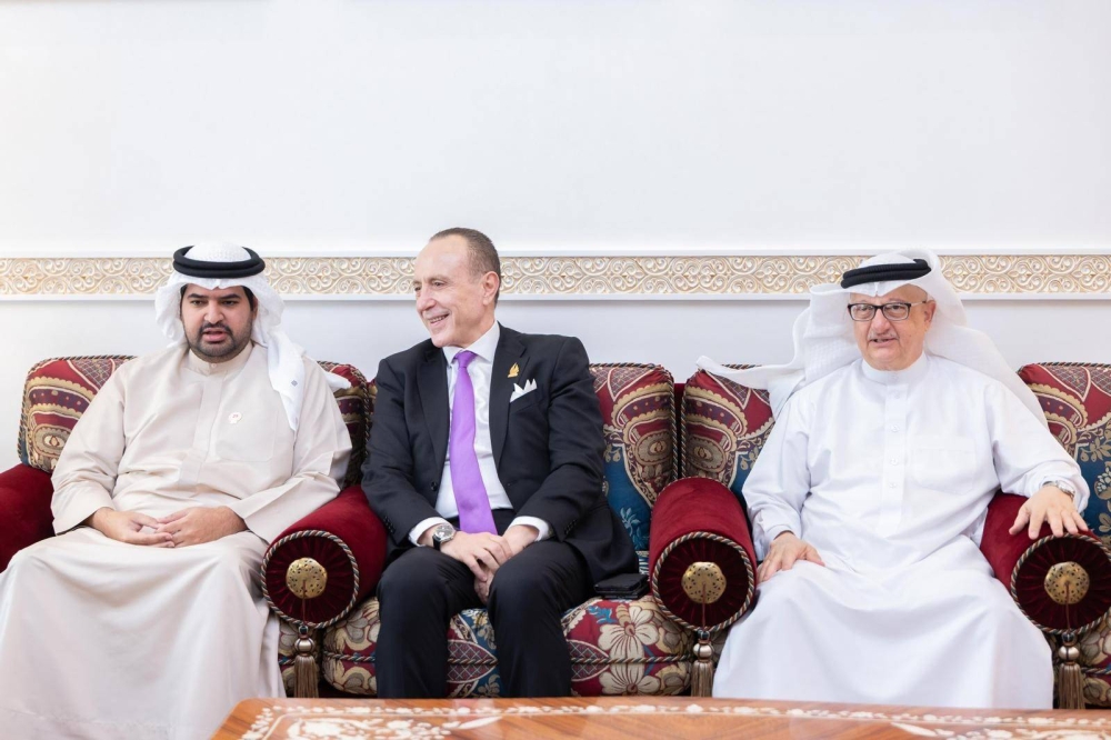 عيسى بن علي يلتقي وزير الشباب والرياضة العراقي ورئيس اللجنة الأولمبية الألبانية