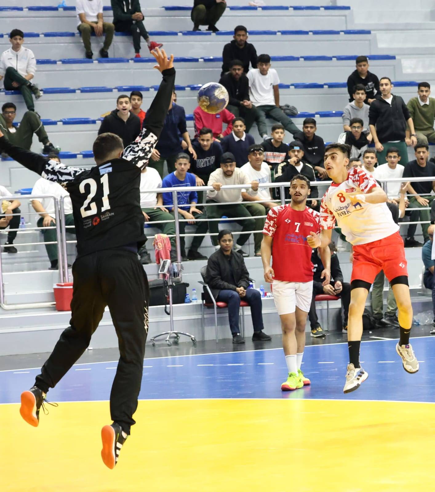 فريقا معهد الشيخ خليفة بن سلمان للتكنولوجيا وأحمد العمران يتأهلان إلى المباراة النهائية