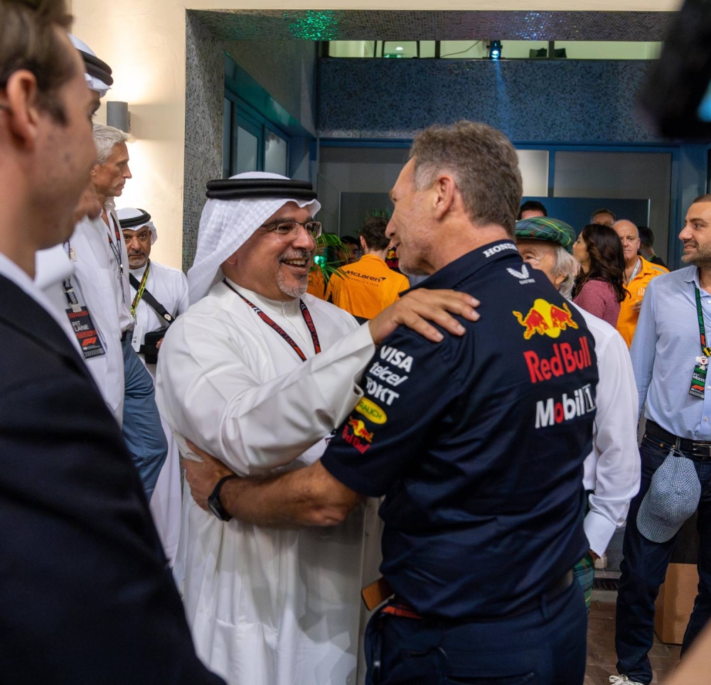 ولي العهد رئيس الوزراء يشهد فوز مكلارين ببطولة العالم للفورمولا1 للصانعين والمركز الأول في جائزة الاتحاد للطيران الكبرى
