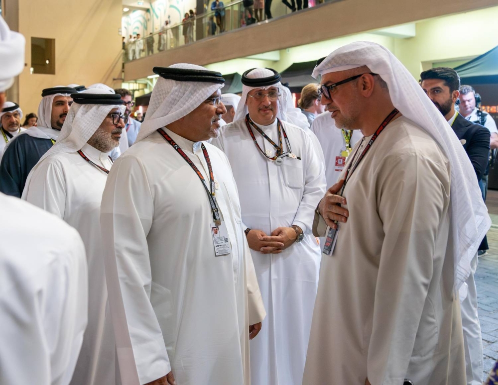 ولي العهد رئيس الوزراء يشهد فوز مكلارين ببطولة العالم للفورمولا1 للصانعين والمركز الأول في جائزة الاتحاد للطيران الكبرى