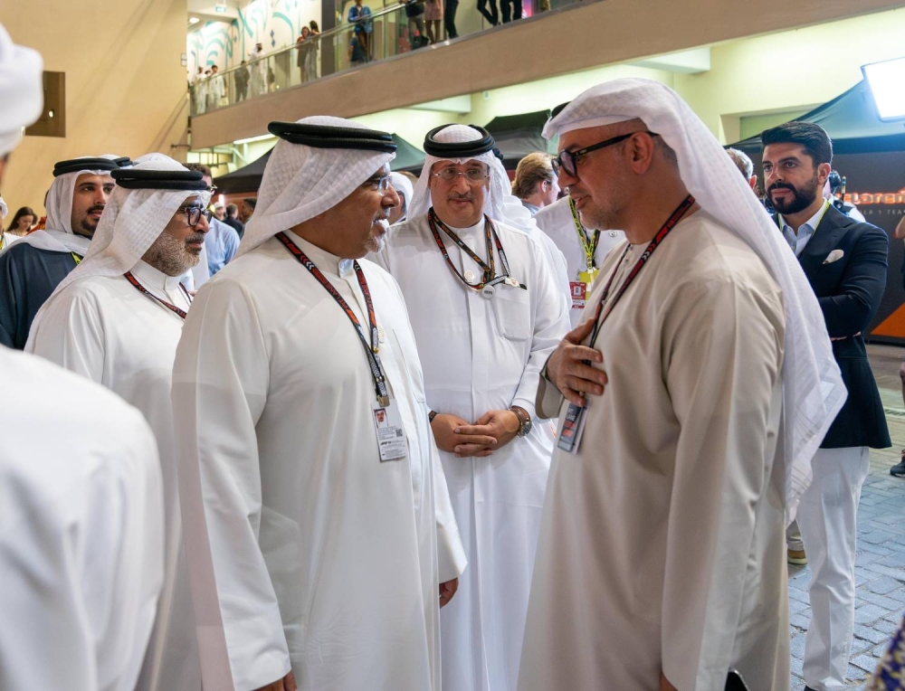 ولي العهد رئيس الوزراء يشهد فوز مكلارين ببطولة العالم للفورمولا1 للصانعين والمركز الأول في جائزة الاتحاد للطيران الكبرى