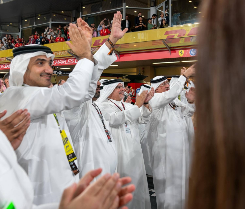 ولي العهد رئيس الوزراء يشهد فوز مكلارين ببطولة العالم للفورمولا1 للصانعين والمركز الأول في جائزة الاتحاد للطيران الكبرى