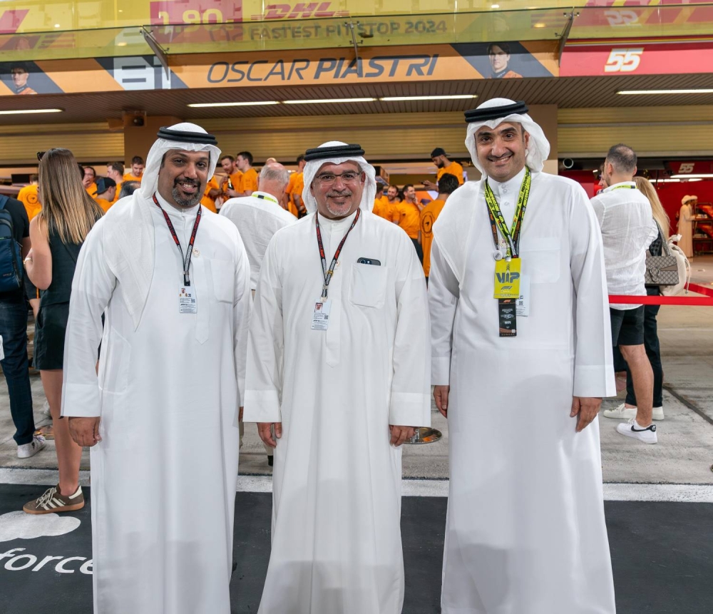 ولي العهد رئيس الوزراء يشهد فوز مكلارين ببطولة العالم للفورمولا1 للصانعين والمركز الأول في جائزة الاتحاد للطيران الكبرى