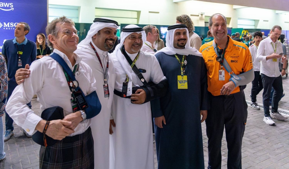 ولي العهد رئيس الوزراء يشهد فوز مكلارين ببطولة العالم للفورمولا1 للصانعين والمركز الأول في جائزة الاتحاد للطيران الكبرى