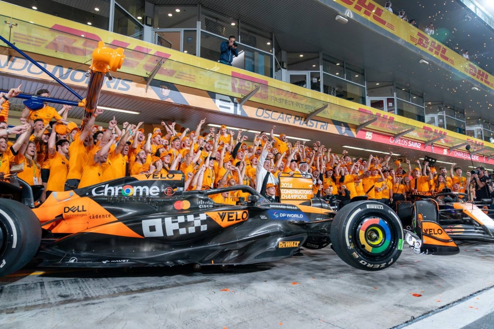 ولي العهد رئيس الوزراء يشهد فوز مكلارين ببطولة العالم للفورمولا1 للصانعين والمركز الأول في جائزة الاتحاد للطيران الكبرى