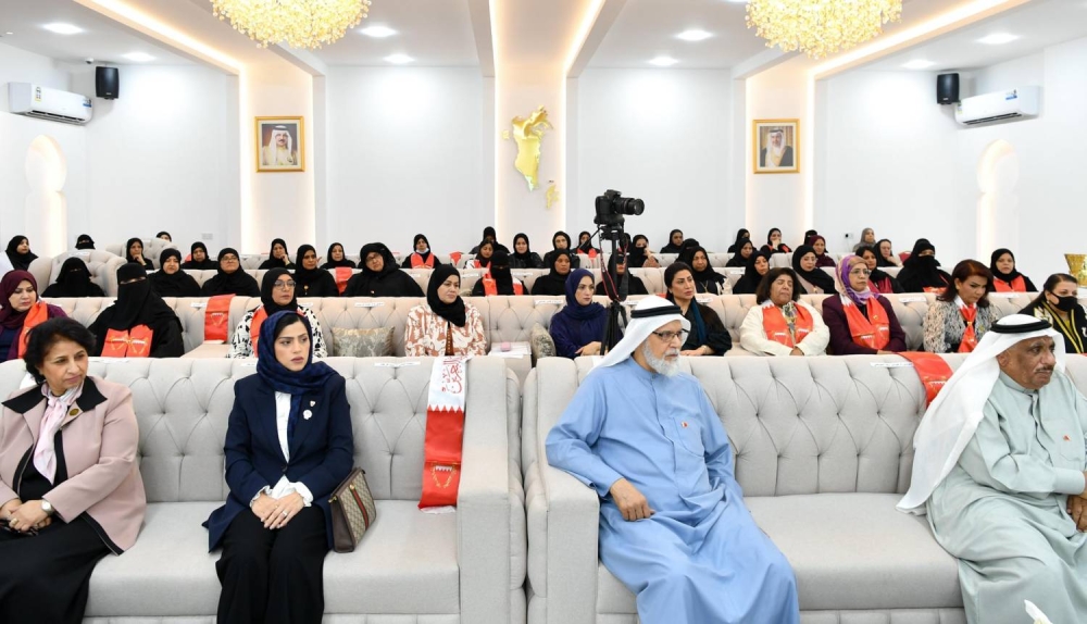 تجمع الوحدة الوطنية يكرم ستين سيدة بحرينية من المتميزات والناشطات في مؤسسات المجتمع المدني*