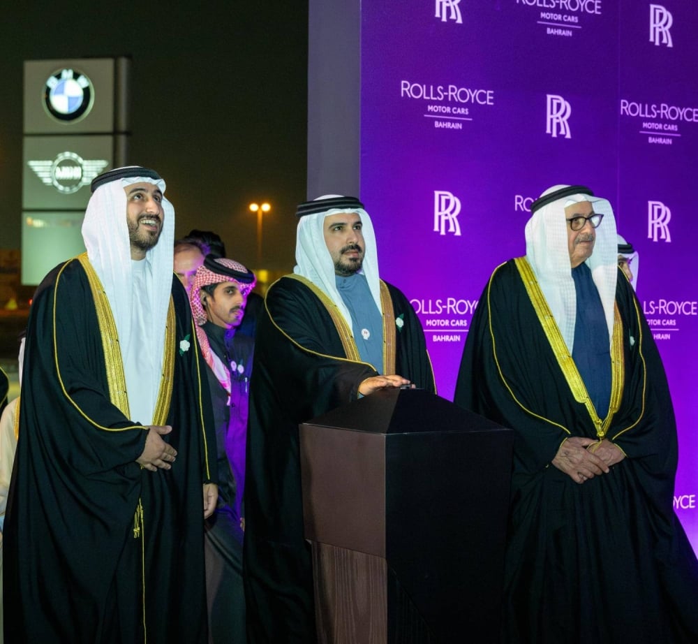 محمد بن سلمان يفتتح صالة العرض الجديدة لرولز-رويس موتورز كارز البحرين