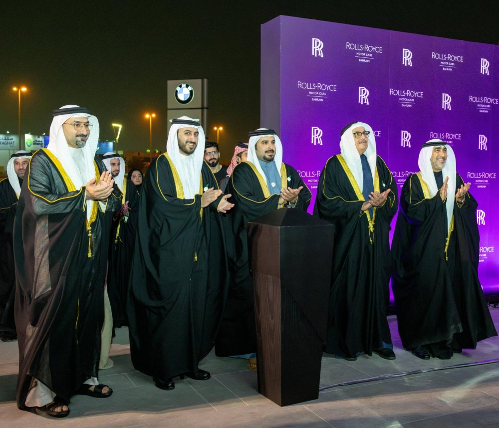 محمد بن سلمان يفتتح صالة العرض الجديدة لرولز-رويس موتورز كارز البحرين