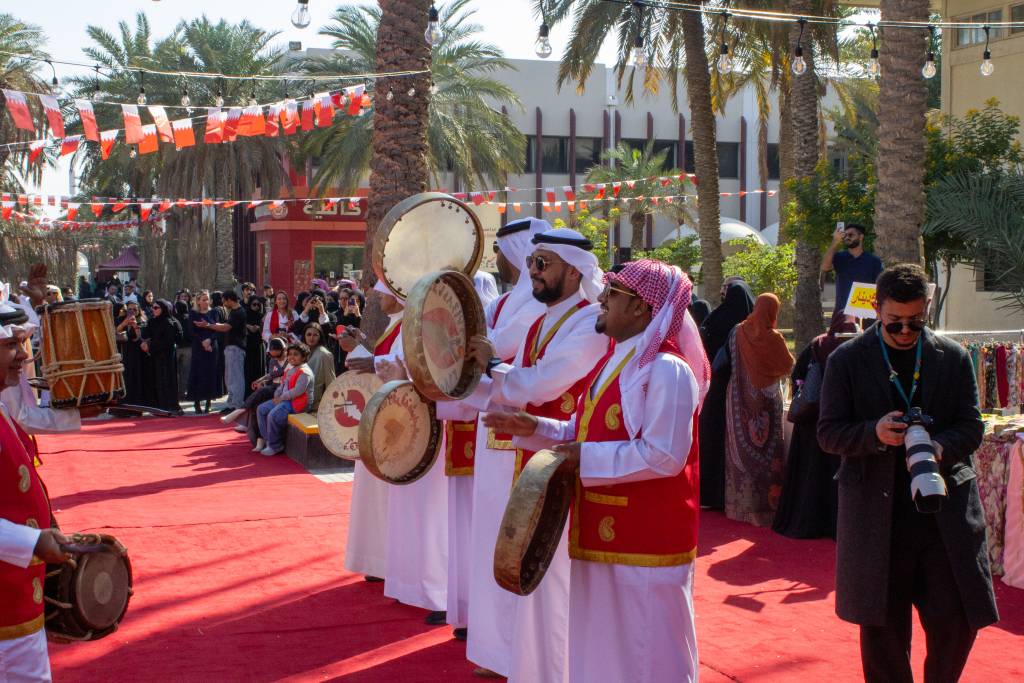 بوليتكنك البحرين تحيي التراث الأصيل احتفالًا بالأعياد الوطنية