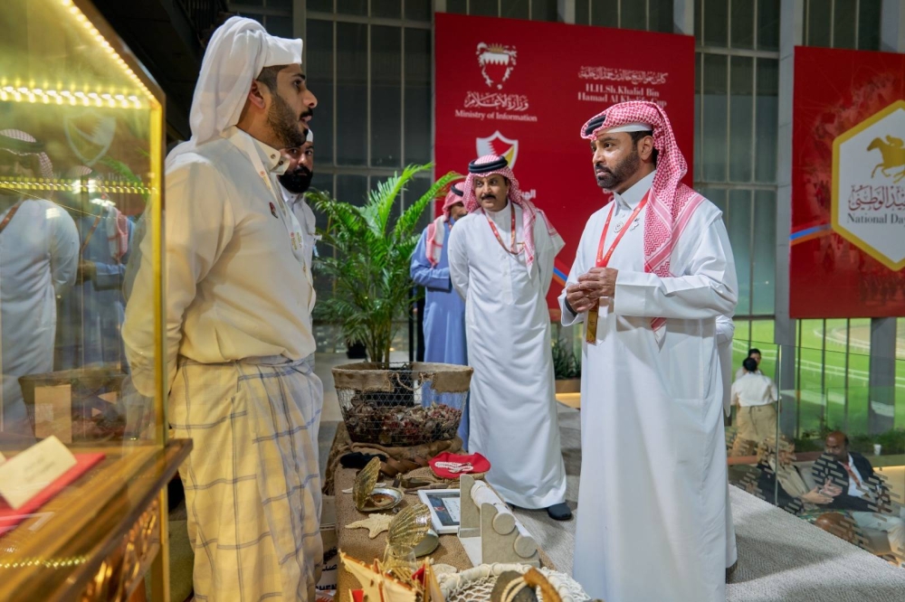 نجاح متميز وانتصارات مثيرة بانطلاق مهرجان العيد الوطني لسباق الخيل