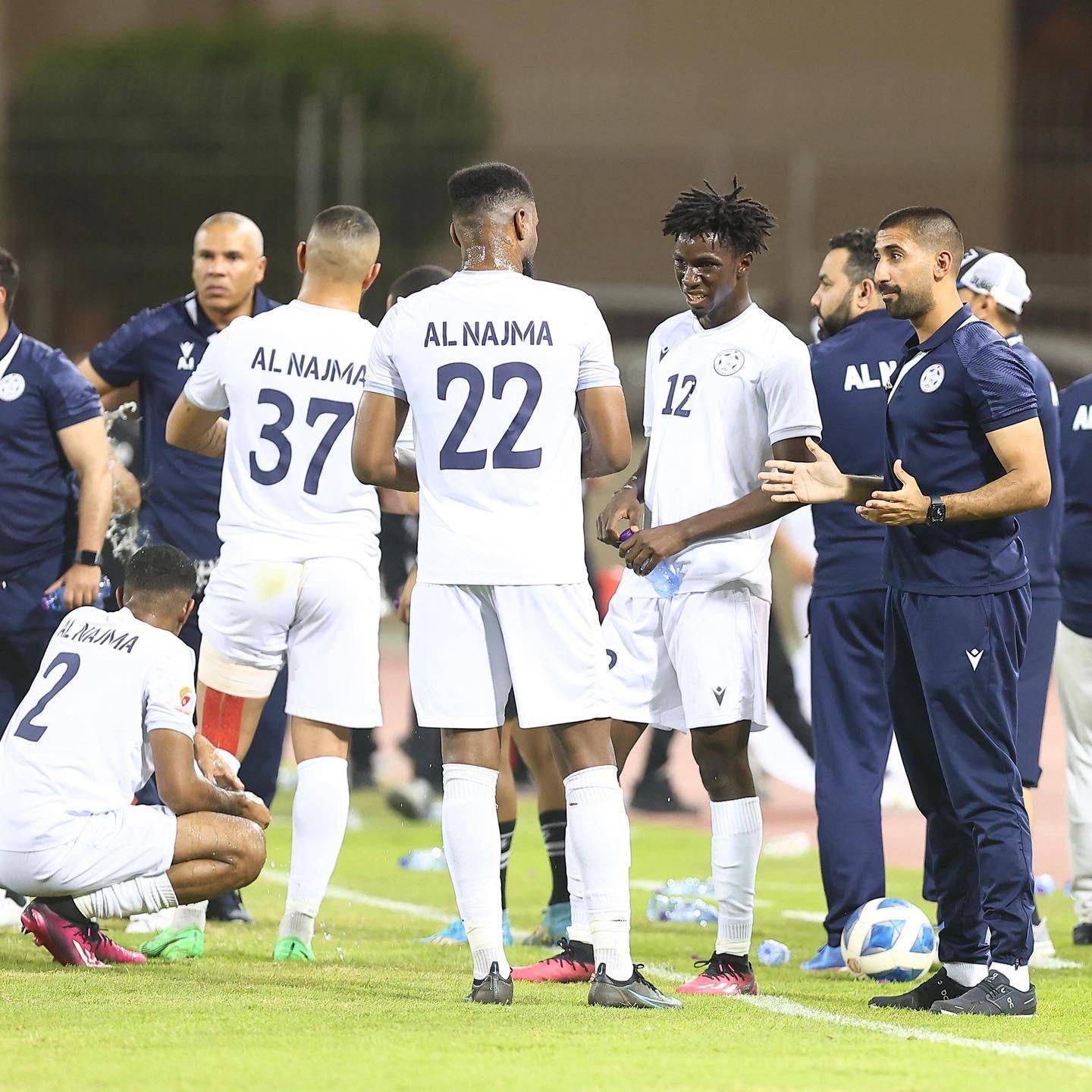 أصغر مساعد مدرب في دورينا يفتح قلبه لـ&laquo;الوطن الرياضي&raquo;.. عزام قمبر: اتصال غّير حياتي ونقلني من لاعب كرة قدم إلى عالم التدريب والتكتيك