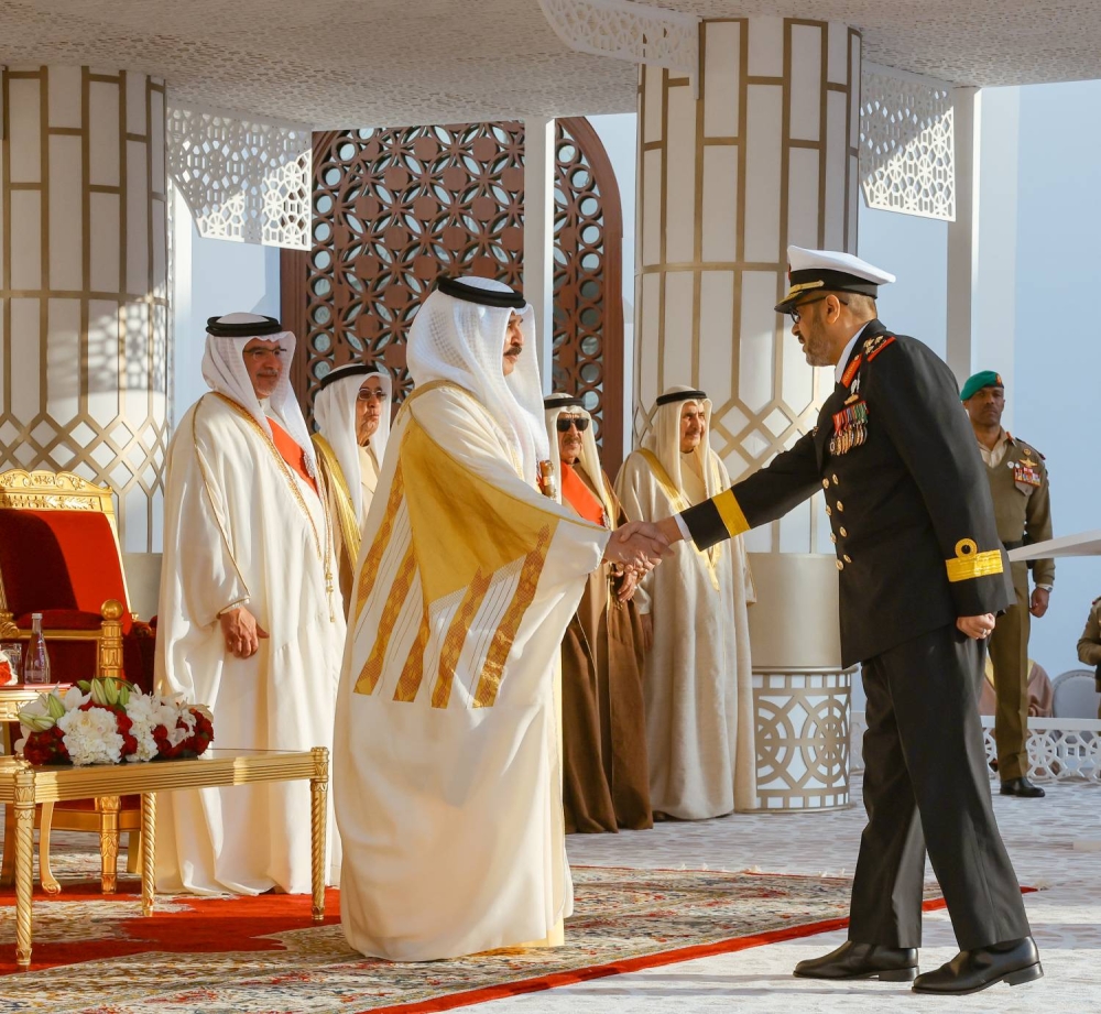 الملك يتفضل فيشمل برعايته الكريمة احتفال مملكة البحرين بأعيادها الوطنية