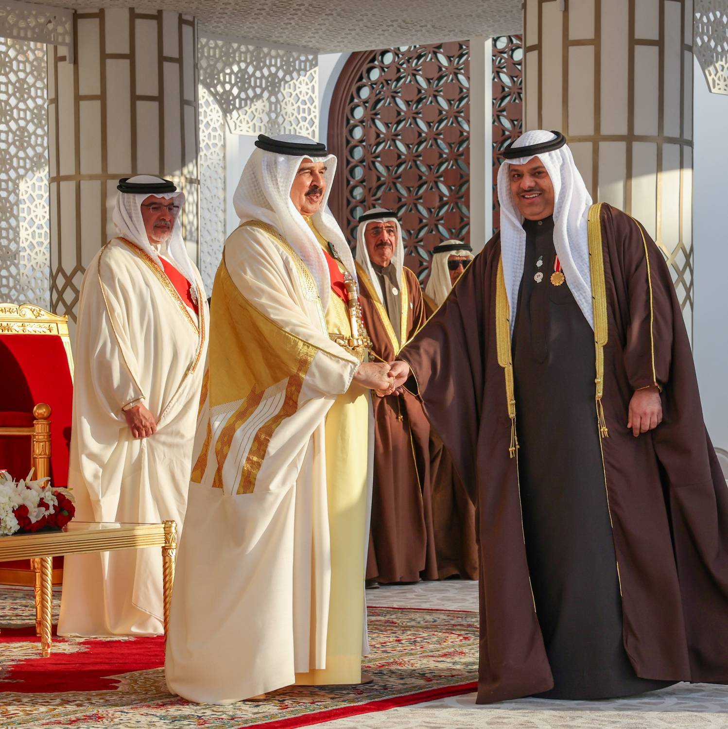 الملك يتفضل فيشمل برعايته الكريمة احتفال مملكة البحرين بأعيادها الوطنية