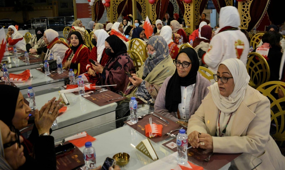 ١٠٠ فرد بقافلة بحرينية تحتفل بعيد الجلوس وذكرى الاستقلال في أرض الكنانة برعاية مجلس خوات دنيا