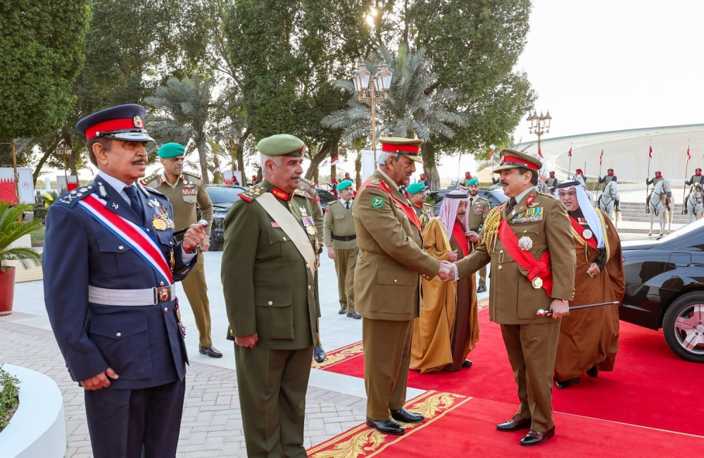 الملك القائد الأعلى للقوات المسلحة يرعى مراسم يوم الشهيد
