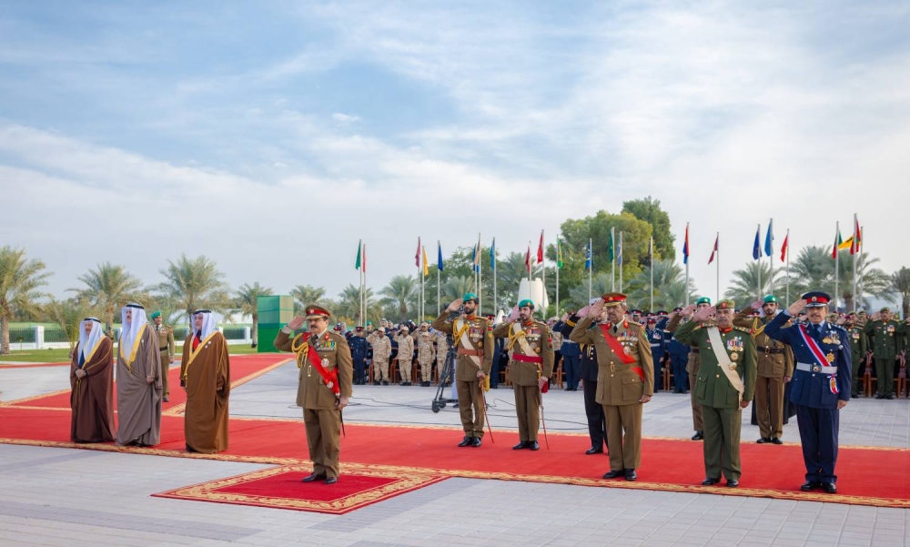 الملك القائد الأعلى للقوات المسلحة يرعى مراسم يوم الشهيد