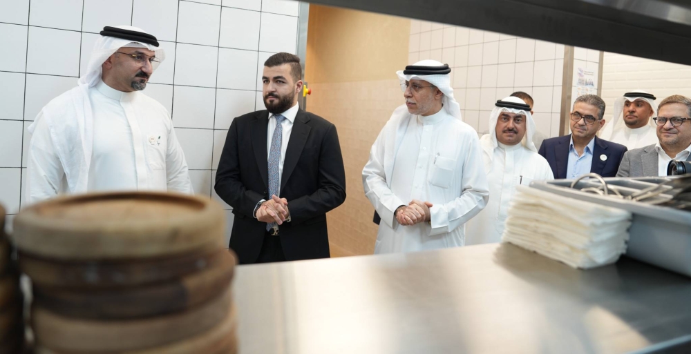 وزير الصناعة يشهد افتتاح مجموعة من المطاعم التابعة لشركة أرماد