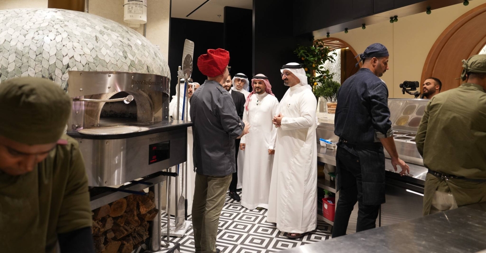 وزير الصناعة يشهد افتتاح مجموعة من المطاعم التابعة لشركة أرماد