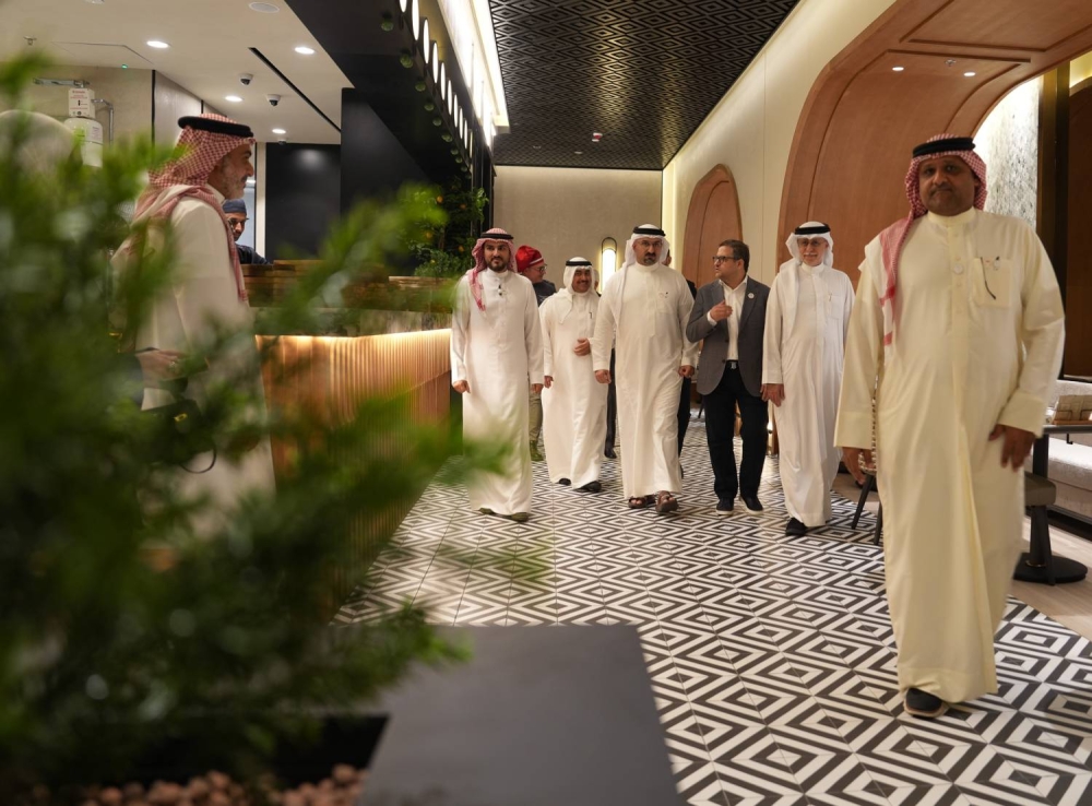 وزير الصناعة يشهد افتتاح مجموعة من المطاعم التابعة لشركة أرماد