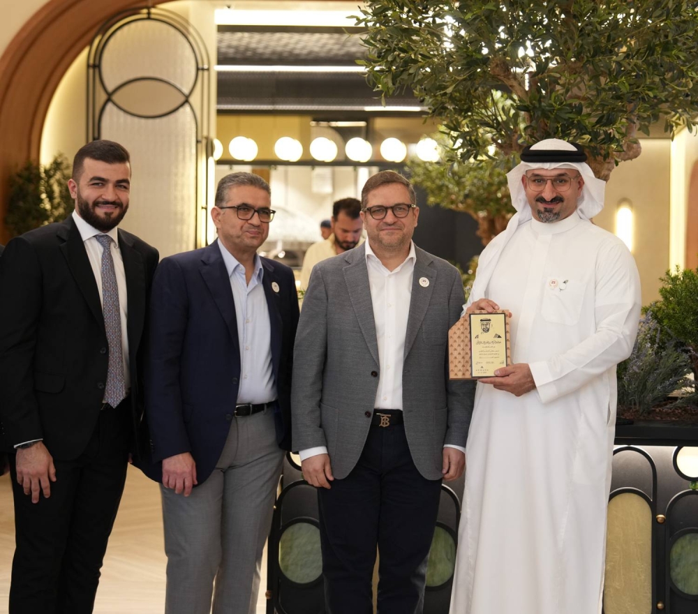 وزير الصناعة يشهد افتتاح مجموعة من المطاعم التابعة لشركة أرماد