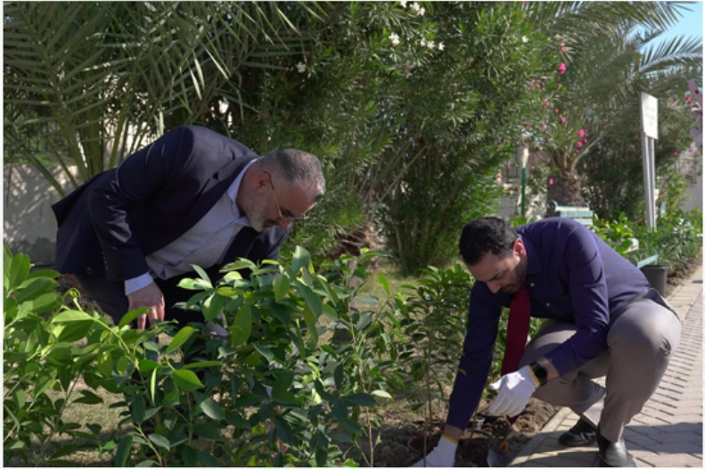 تشجير مركز جدحفص الصحي ضمن الحملة الوطنية للتشجير "دُمتِ خضراء"