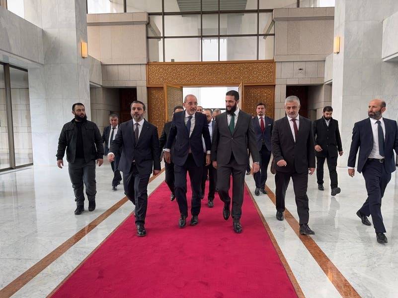 وزير الخارجية الأردني يجري محادثات مع أحمد الشرع في سوريا