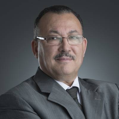 الفقيد يمتلك بحراً عميقاً وفضاءً واسعاً .. مثقفون: رحيل الأنصاري خسارة فادحة للفكر العربي المعاصر