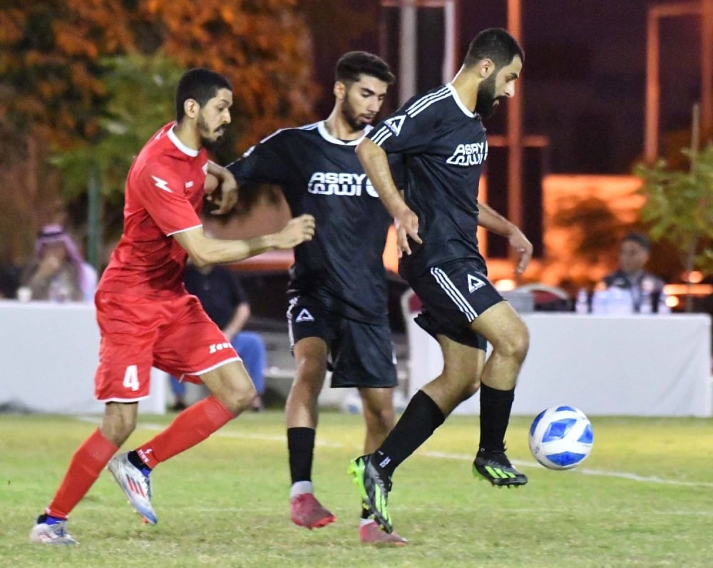 توهج أسري يواجه الكهرماء في دوري الشركات الكروي