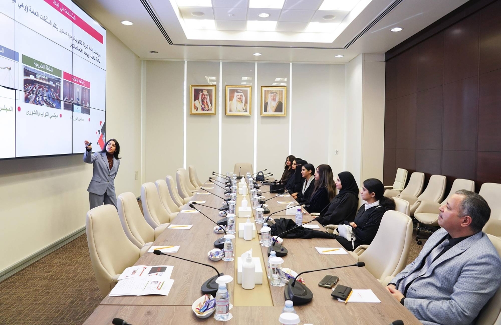 &laquo;أمانة النواب&raquo; تستضيف وفداً من طالبات قسم القانون بالجامعة الملكية للبنات