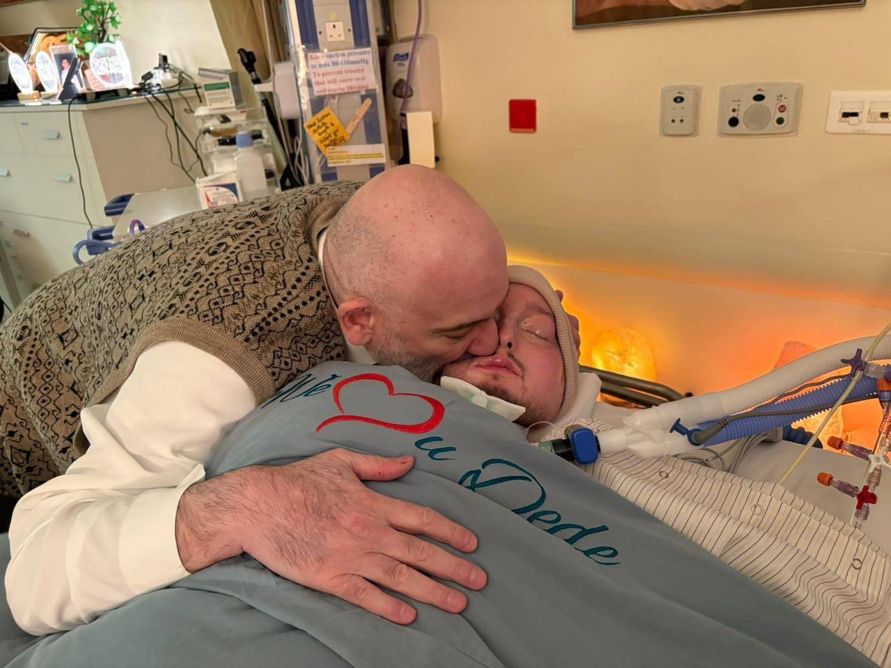 السعودية.. أحدث صور &laquo;الأمير النائم&raquo; بعد غيبوبة لأكثر من 20 عاماً