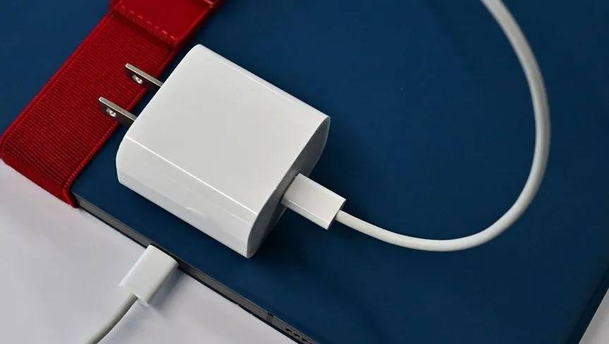 "USB Type-C".. السعودية تبدأ توحيد منافذ شحن الهواتف والإلكترونيات